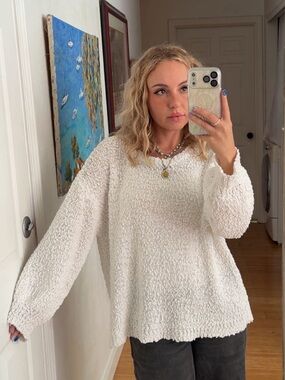 Cozy Bouclé Knit Sweater - White